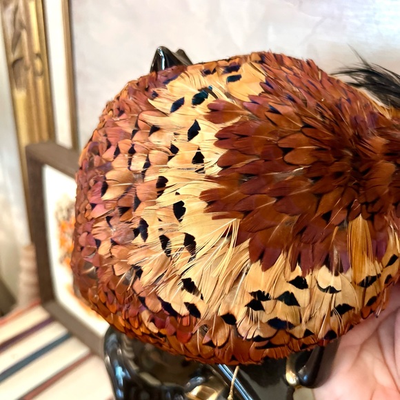 Vintage 1950s Fascinator Hat, Pheasant Feathers, All-Over Feathers, Pin Up - Picture 7 of 9